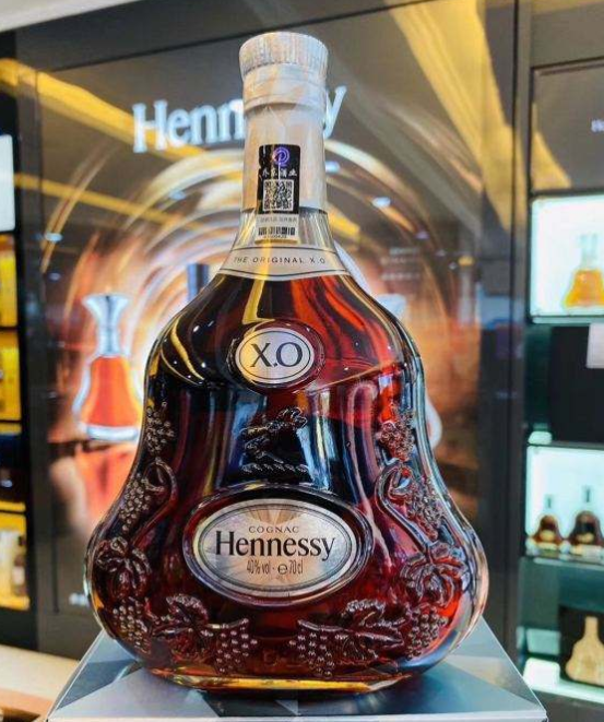 英德烟酒回收商家免费上门高价回收各种烟酒
